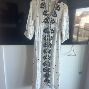 Chic Black and White Floral Long Sleeve Dress